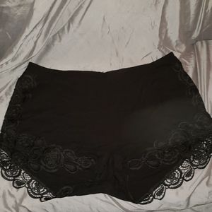 Torrid lace shorts size 20